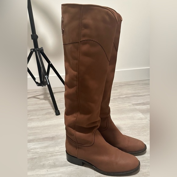 Beautiful Chanel riding boots in excellent condition. - Picture 6 of 13